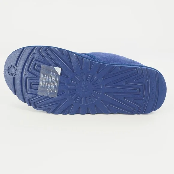 UGG Neumel Lace-Up Heritage Chukka Boots - Picture 3 of 10